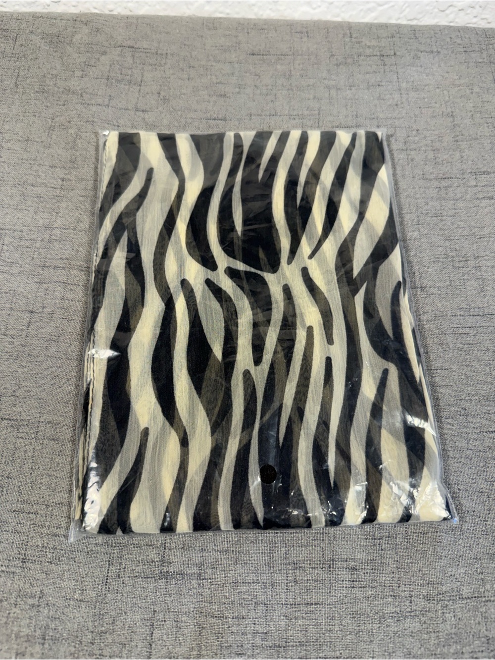 XY Design Zebra Print Sheer Chiffon Scarf 60x12
Black and Ivory NEW